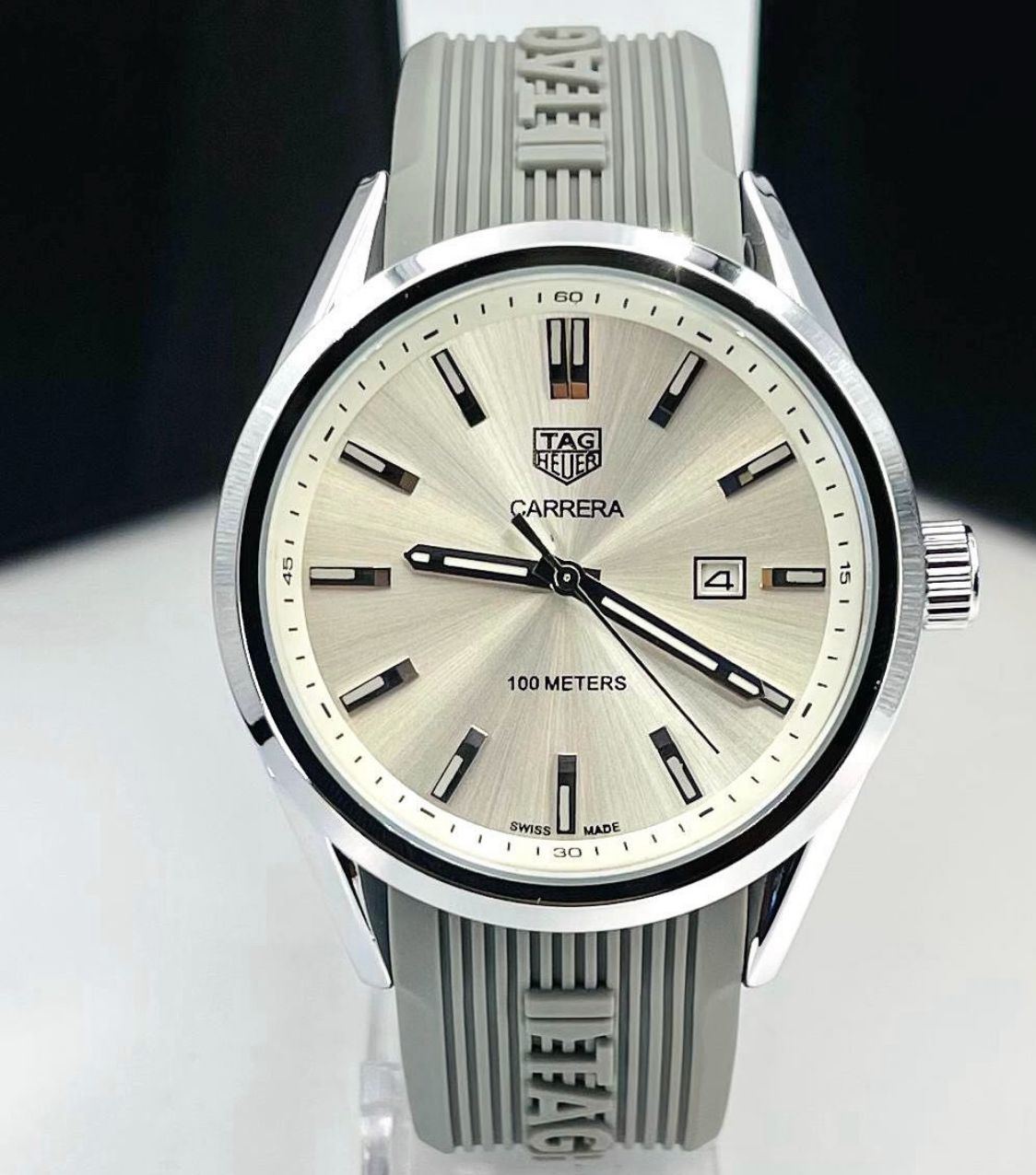 Relógio Esportivo Elegante em Aço com Pulseira de Borracha 100m