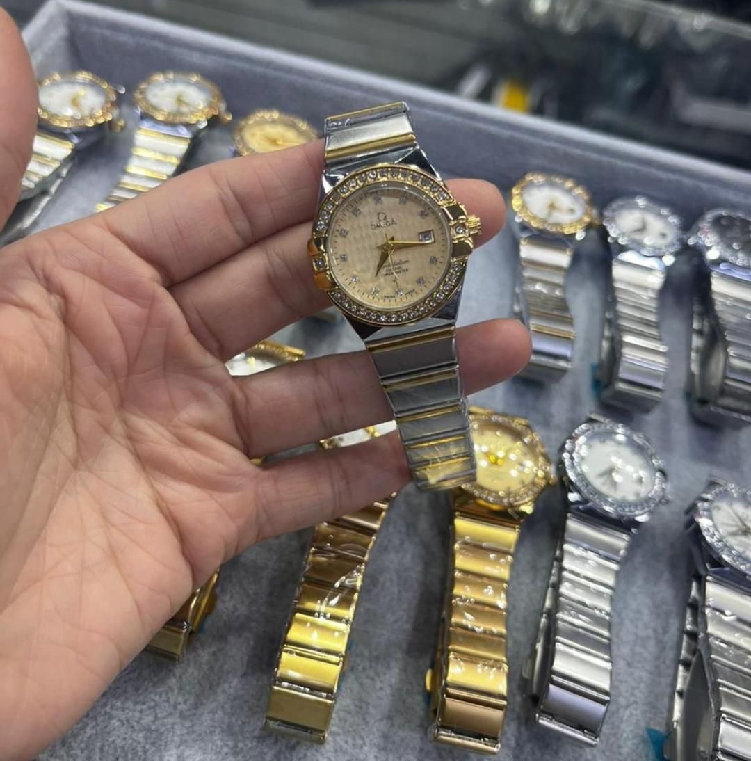 Chronos Elite S-Series: Relógio de Luxo com Bezel de Cristais e Design Integrado