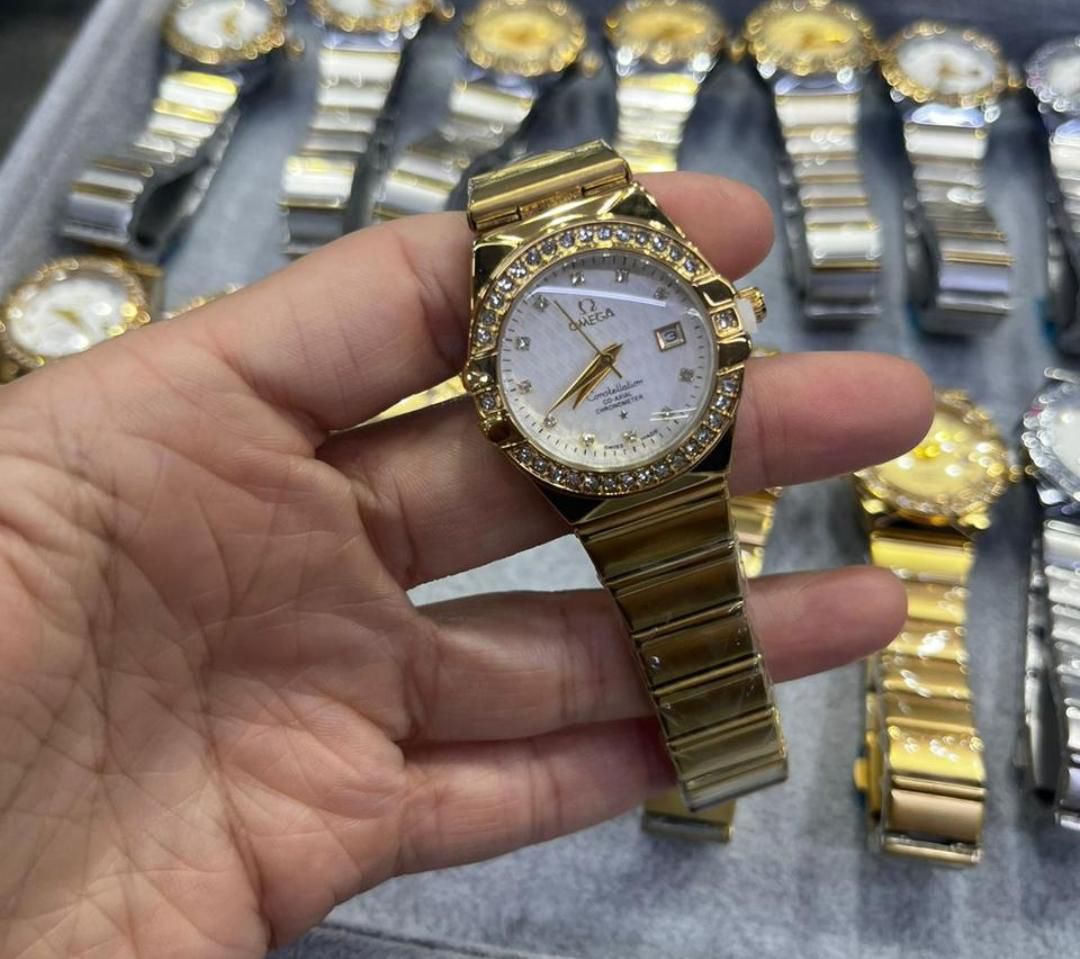 Chronos Elite S-Series: Relógio de Luxo com Bezel de Cristais e Design Integrado